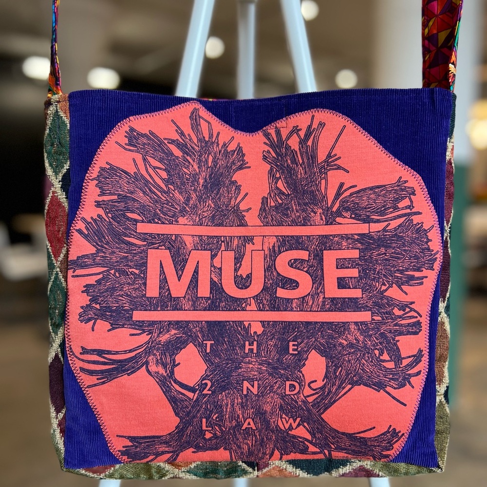 Muse Tshirt crossbody bag